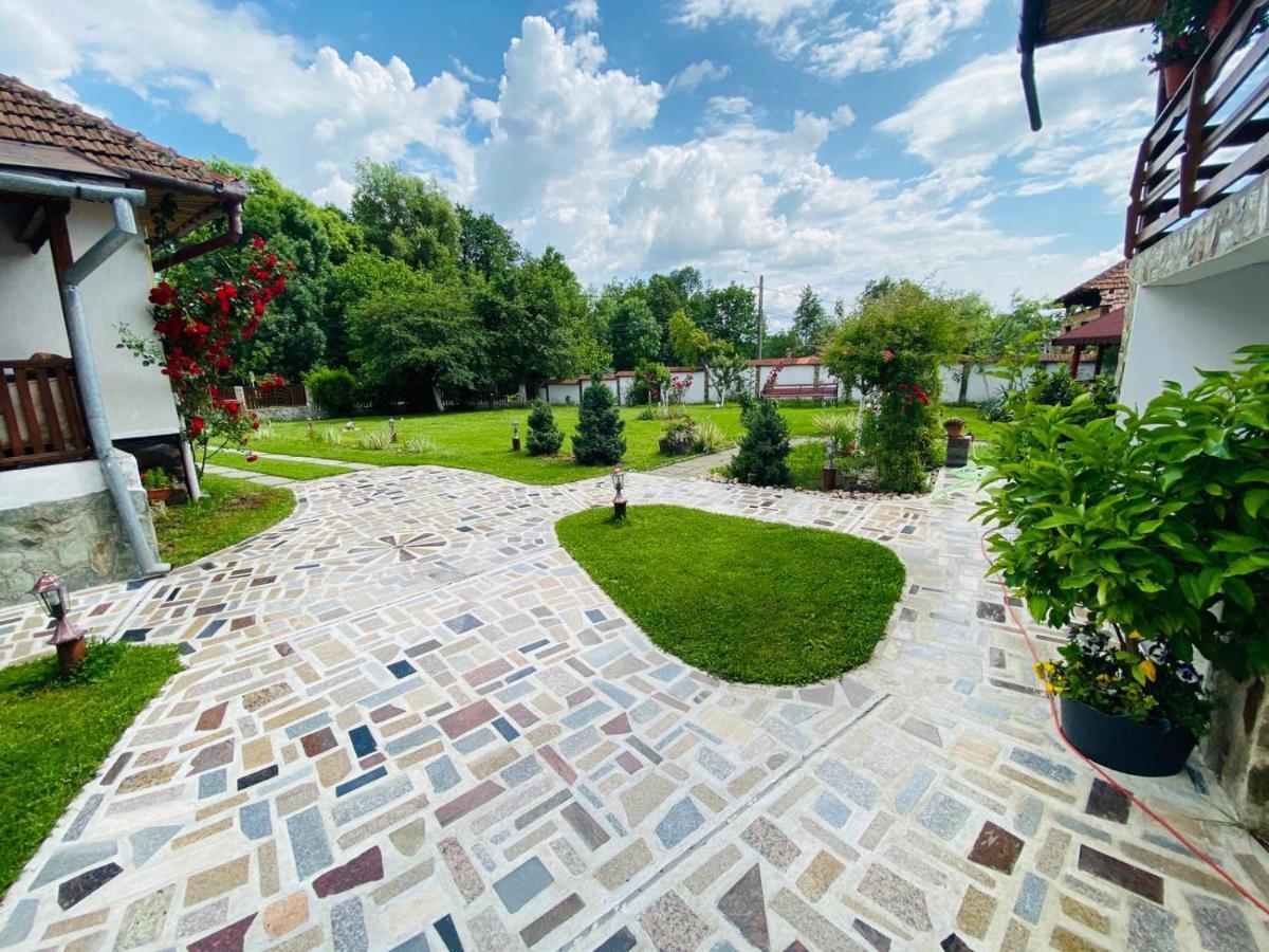Casa de vacanță Moțata Novaci Străini Exterior foto