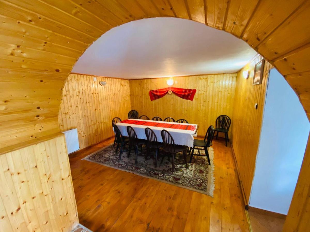Casa de vacanță Moțata Novaci Străini Exterior foto