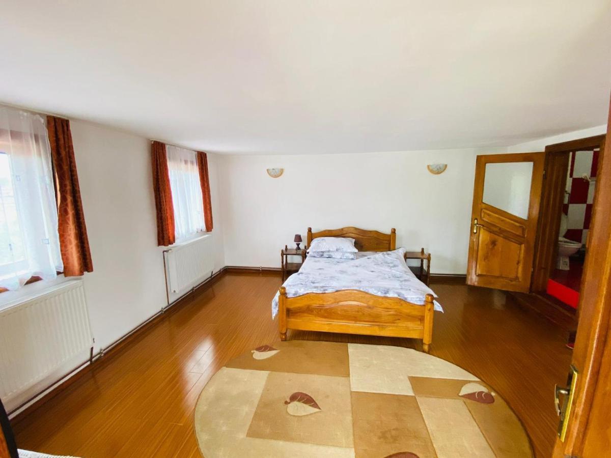 Casa de vacanță Moțata Novaci Străini Exterior foto