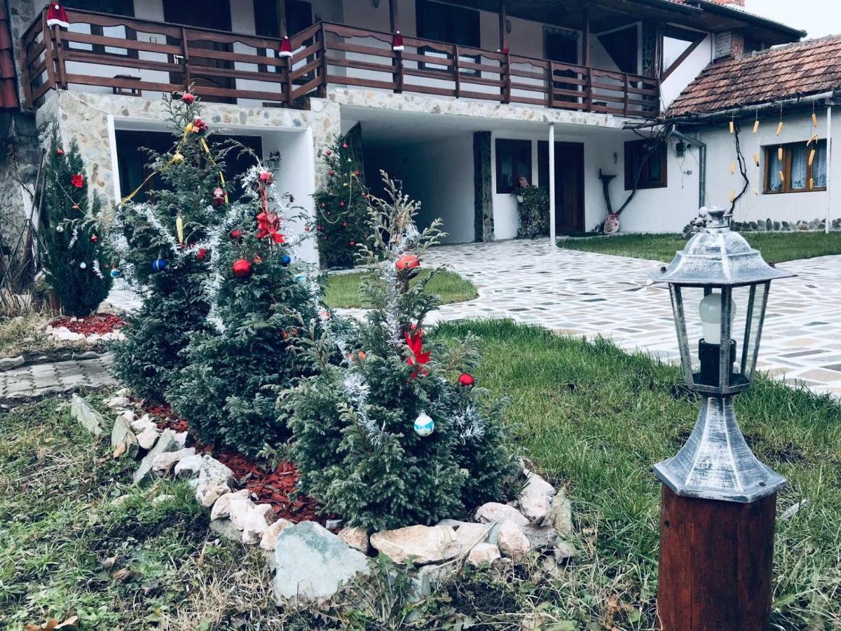Casa de vacanță Moțata Novaci Străini Exterior foto