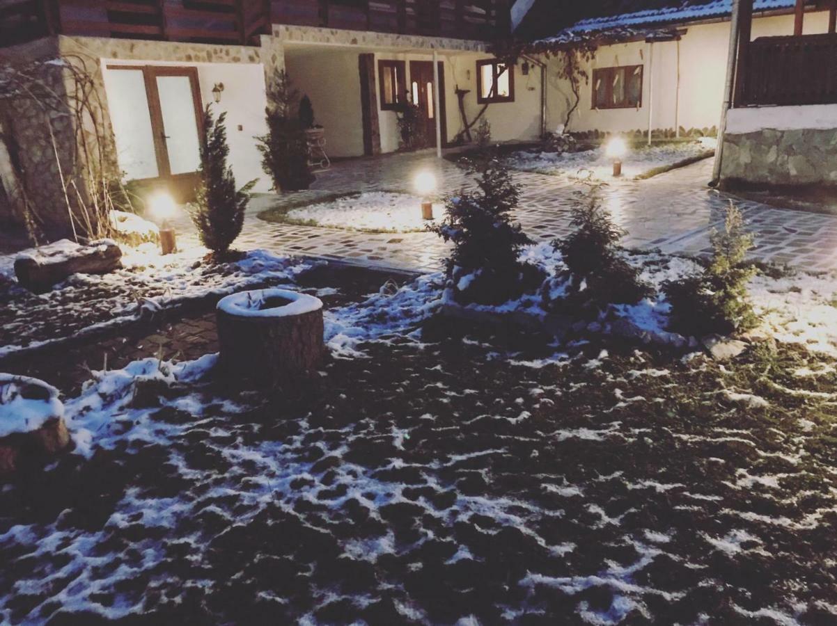 Casa de vacanță Moțata Novaci Străini Exterior foto